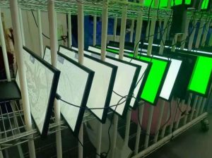 lcd stretched display