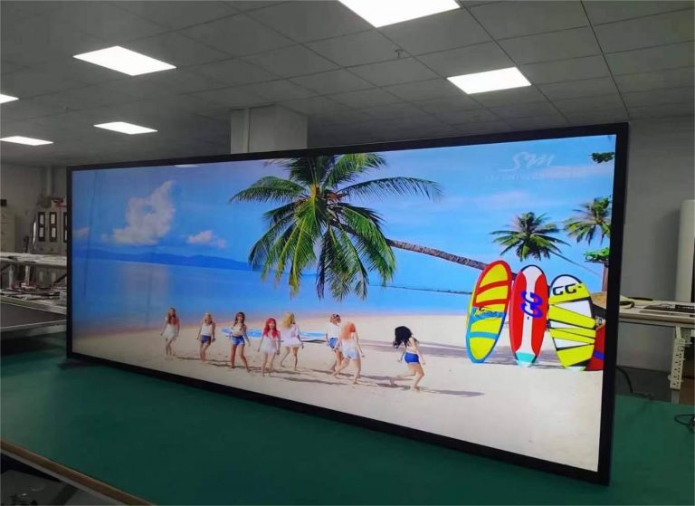ultra wide stretched displays
