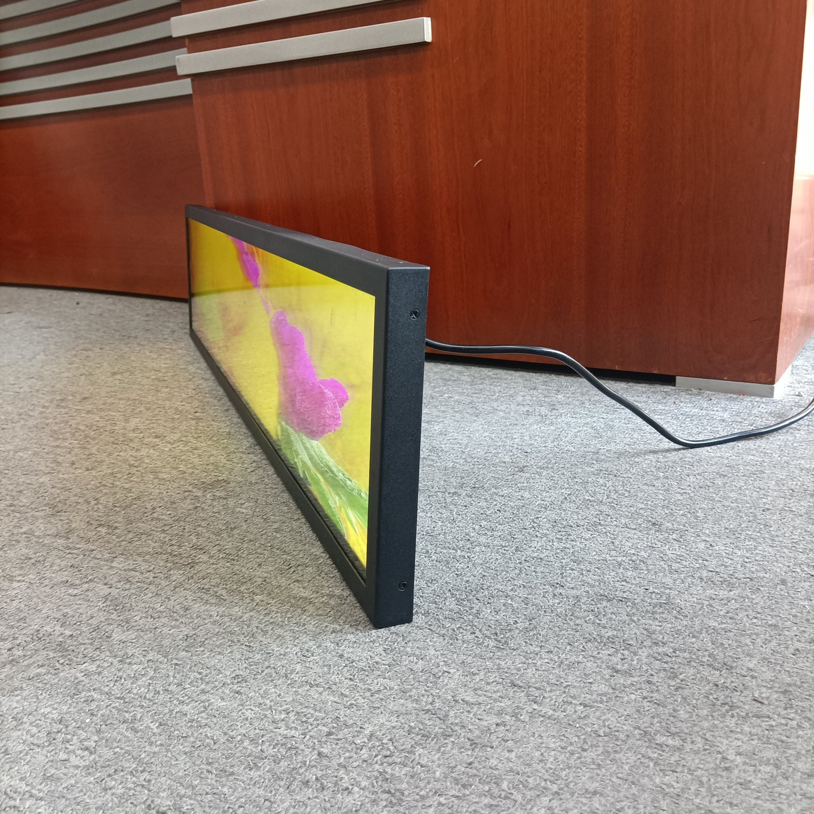 Key Characteristics and Application Fields of Stretched Bar LCD Displays - Figure 4