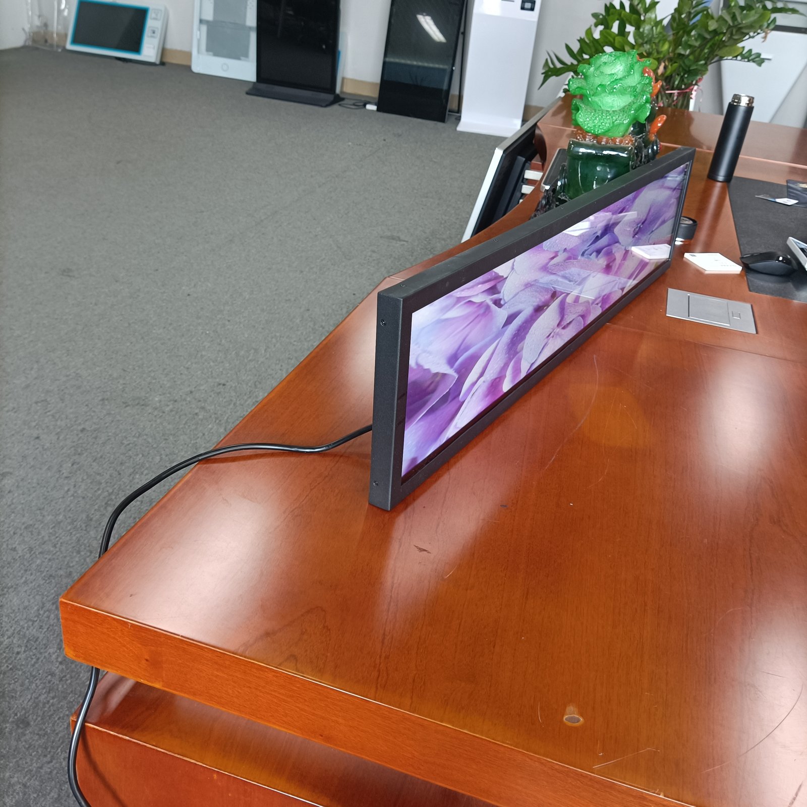Key Characteristics and Application Fields of Stretched Bar LCD Displays - Figure 5